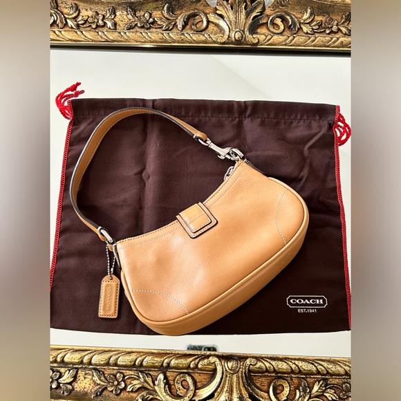 Coach Hamptons Leather Shoulder Buckle Barbie Bag 7542 RARE Tan with Dust Bag - Picture 9 of 12